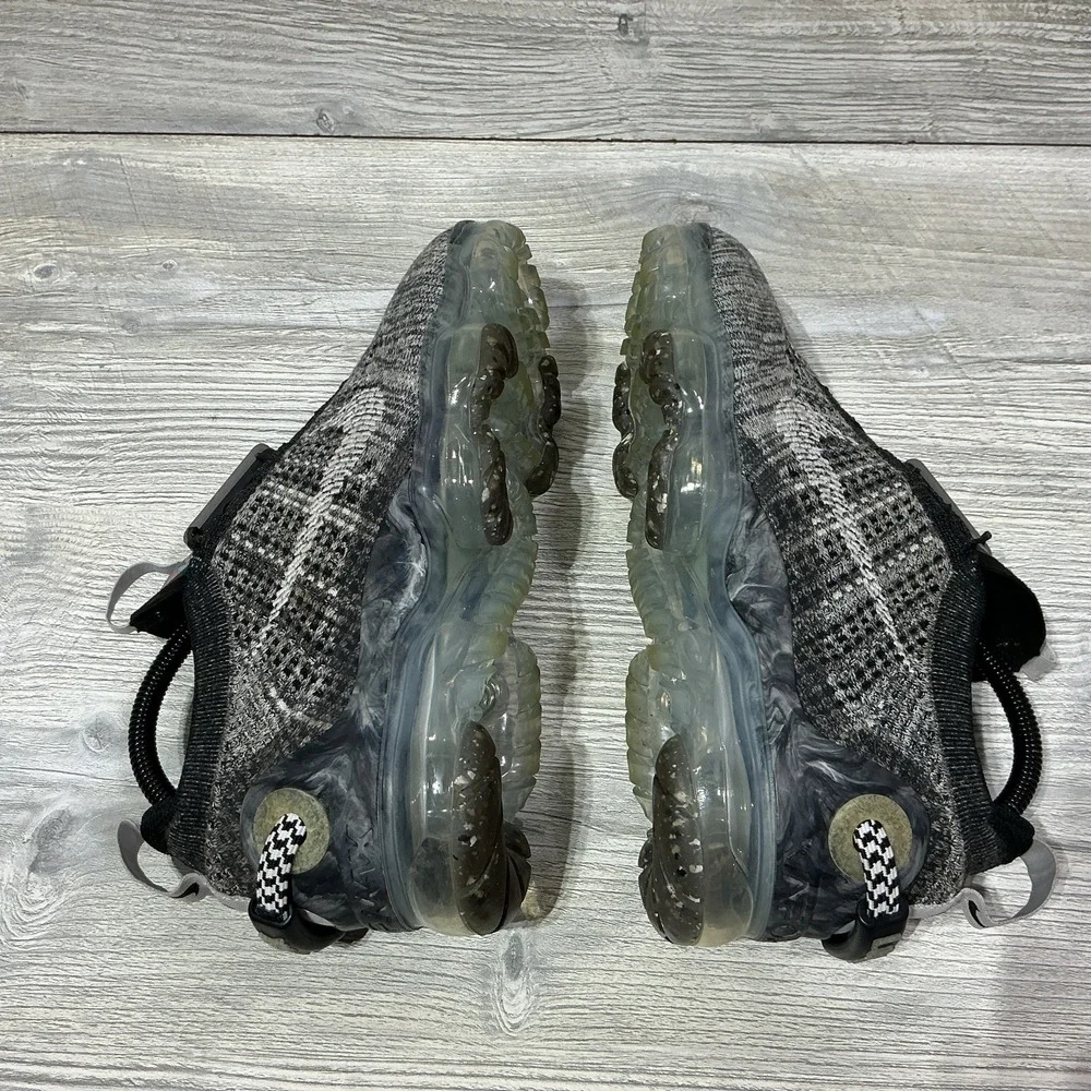 Nike Air Vapormax Oreo Fly Knit 2020 Shoes Womens Size 8.5 Sneakers Gray Running